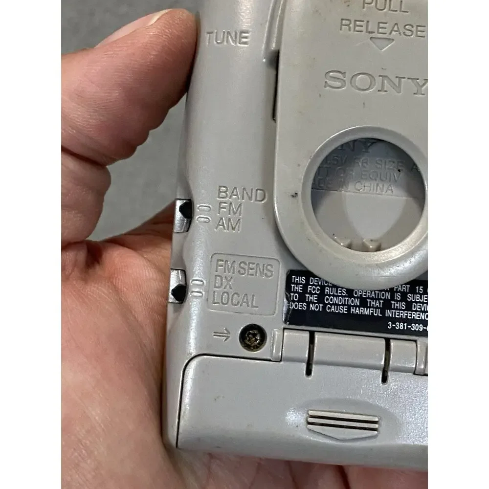 Sony Walkman FM/AM Pocket Radio SRF-59 Portable Receiver Silver Tested